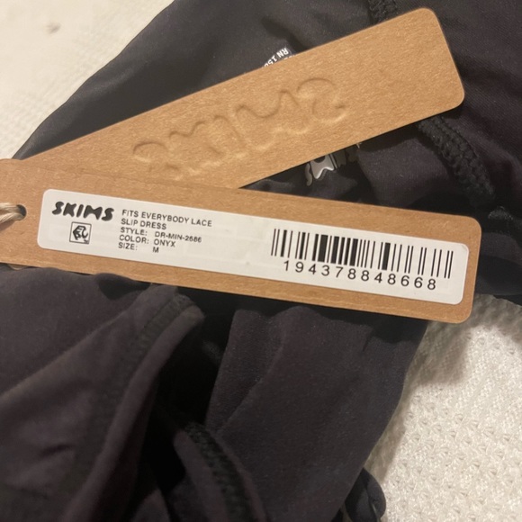 BRAND NEW SKIMS! Lace slip dress in black size M - Picture 4 of 6